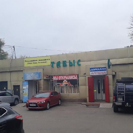 Апартаменты 11-Й Микрорайон, 4 Almaty Ngoại thất bức ảnh
