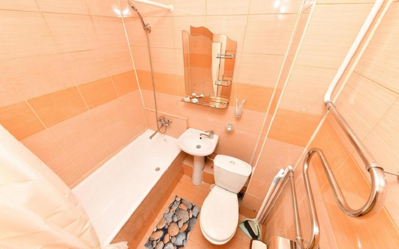 Апартаменты 11-Й Микрорайон, 4 Almaty Ngoại thất bức ảnh